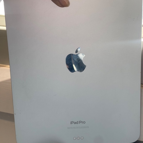 Apple ipad pro M4 with apple pencil pro - Picture 2 of 3